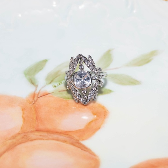 ✨Anthropologie Victoria Dragonflies Ring - Picture 2 of 8